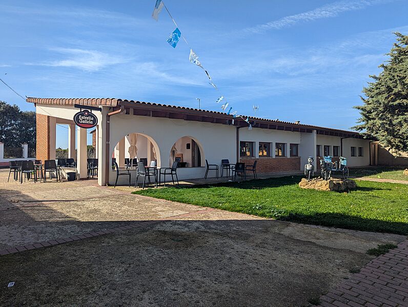 Calzada del Coto, bar