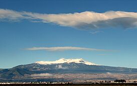 Ciudad de Toluca Nevado de Toluca.jpg