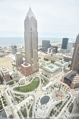Cleveland Public Square (27831758250).jpg