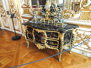 Archivo:Commode - Bernard II van Risamburgh - Münchner Residenz - DSC07492
