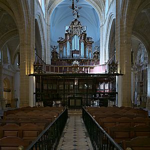 Archivo:Coro y órgano de Santa María la Coronada (Medina Sidonia)