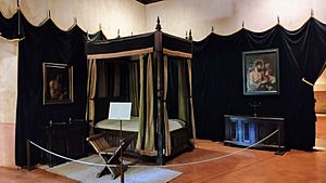 Archivo:Dormitorio del emperador Carlos V en el palacio de Yuste, Cáceres