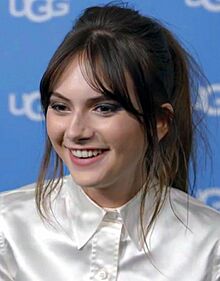 Emilia Jones 2022 (cropped).jpg