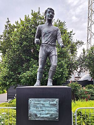 Archivo:Estatua de Francisco Valdés, Estadio Monumental 20241103