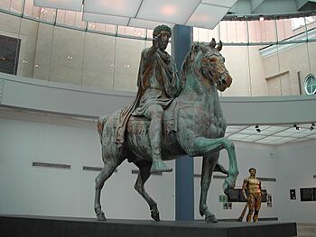 Archivo:Estatua ecuestre de Marco Aurelio