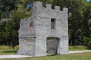 Archivo:FortFredBarracks