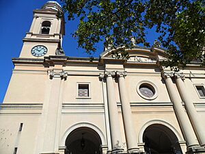 Archivo:Front of the Montevideo Metropolitan Cathedral
