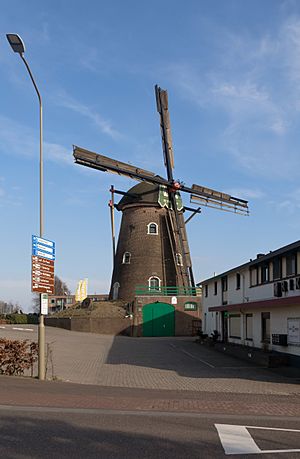 Archivo:Groesbeek, de Zuidmolen RM18171 IMG 0600 2022-03-13 15.38