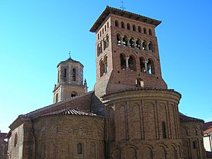 Archivo:Iglesia de San Tirso de Sahagún