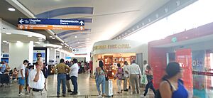 Archivo:Interior del Aeropuerto Internacional de Mazatlán, 19 de julio de 2023 03