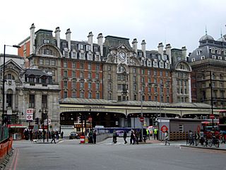 London Victoria Station.jpg