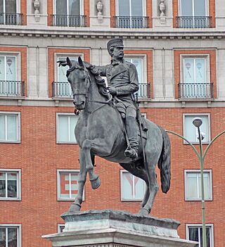 Monumento al Marqués del Duero (Madrid) 02.jpg