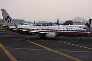 Archivo:N963AN Boeing 737 American Airlines (7630381328)