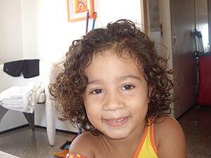 Archivo:Niñaafrodescendientebrasileña
