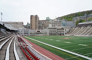 Archivo:Percival Molson Memorial Stadium - panoramio