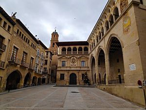 Archivo:Plaza de España de Alcañiz Renovada y Restaurada