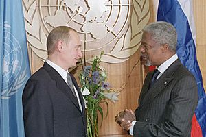 Archivo:President Vladimir Putin with UN Secretary General Kofi Annan