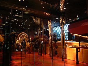 Archivo:Quai Branly exhibit 05