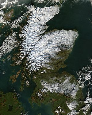 Archivo:Scotland from satellite