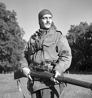 Archivo:Sergeant H.A. Marshall of the Sniper Section, The Calgary Highlanders