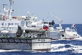 Archivo:Taiwan and Japan Coast Guard 2012-09-25