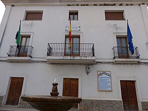 Archivo:Talayuela, Cáceres, España, 2017 03