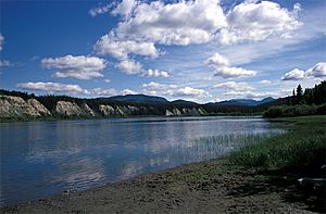 Archivo:TeslinRiverYukon
