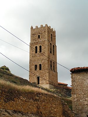 Archivo:Torreón (Villarroya de los Pinares, Teruel, Aragón)