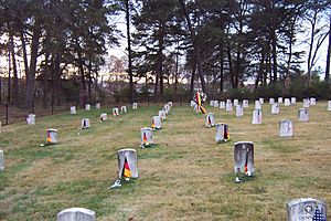 Archivo:War graves Fort Meade