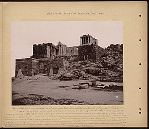 Archivo:Acropolis. Beulé Gate. Propylaea. Temple Nike
