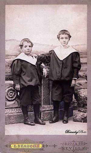 Archivo:Beauchyphoto Antonio y Manuel Machado Emilio Beauchy Cano fotografias antiguas postales personajes ilustres