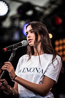 Archivo:British singer and songwriter Dua Lipa at the SWR3 New Pop Festival 2016