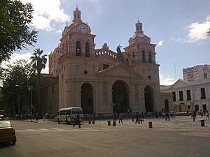 Archivo:Catedral de Córdoba (Argentina) 2010-03-17
