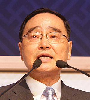 Archivo:Chung Hong-won small