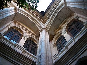 Archivo:Cotalba galeria superior del claustre