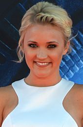 Archivo:Emily Osment - Guardians of the Galaxy premiere - July 2014 (cropped)