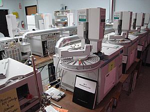 Archivo:Gas Chromatography Laboratory