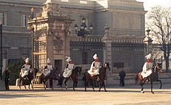 Archivo:Guardia Real a caballo (2001)