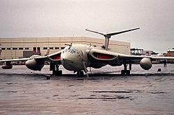 Archivo:Handley Page Victor in Jubail naval airport