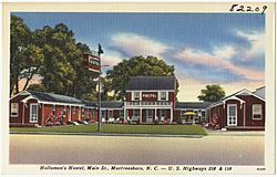 Hollomon's Hostel, Main St., Murfreesboro, N. C. -- U.S. Highways 258 & 158 (5811478651).jpg