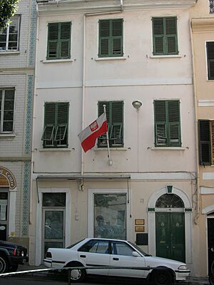 Archivo:Honorary Consulate of Poland in Gibraltar