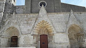 Archivo:Iglesia de Santa Cecilia -fachada