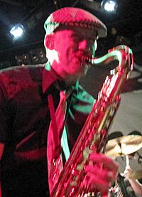 Jason Freese (cropped).jpg
