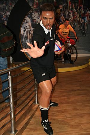 Archivo:Jonah Lomu Madame Tussaud london