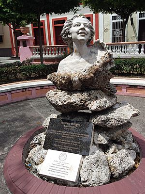 Julia de Burgos Santo Domingo.jpg