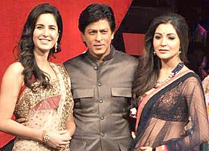 Archivo:Katrina Kaif, Shahrukh Khan and Anushka Sharma on 'India's Got Talent' grand finale