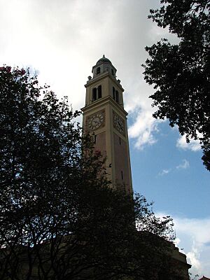 Archivo:LSUmemorialtower