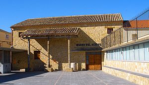 Archivo:La Muela - Museo del Aceite 3