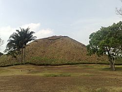 Archivo:La Venta Pirámide cara norte