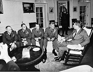 Archivo:LeMay Cuban Missile Crisis
